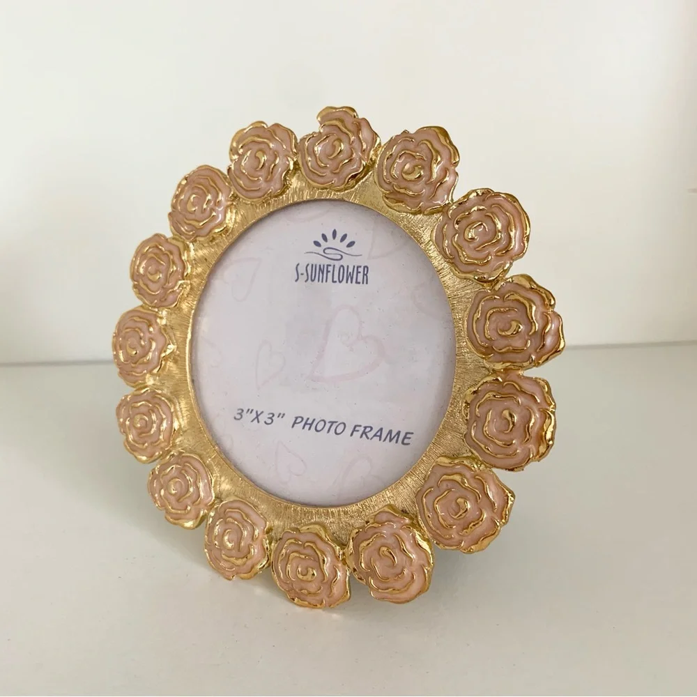 NWOT Vintage gold enamel rose photo frame